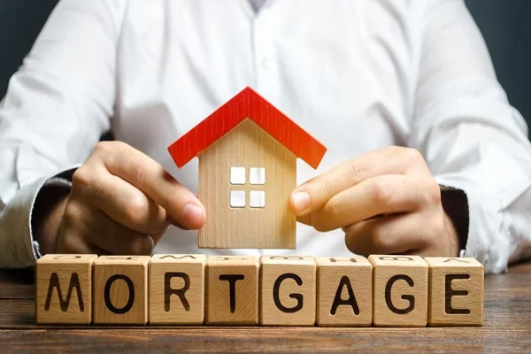 High Earners at Risk of Becoming Mortgage Prisoners